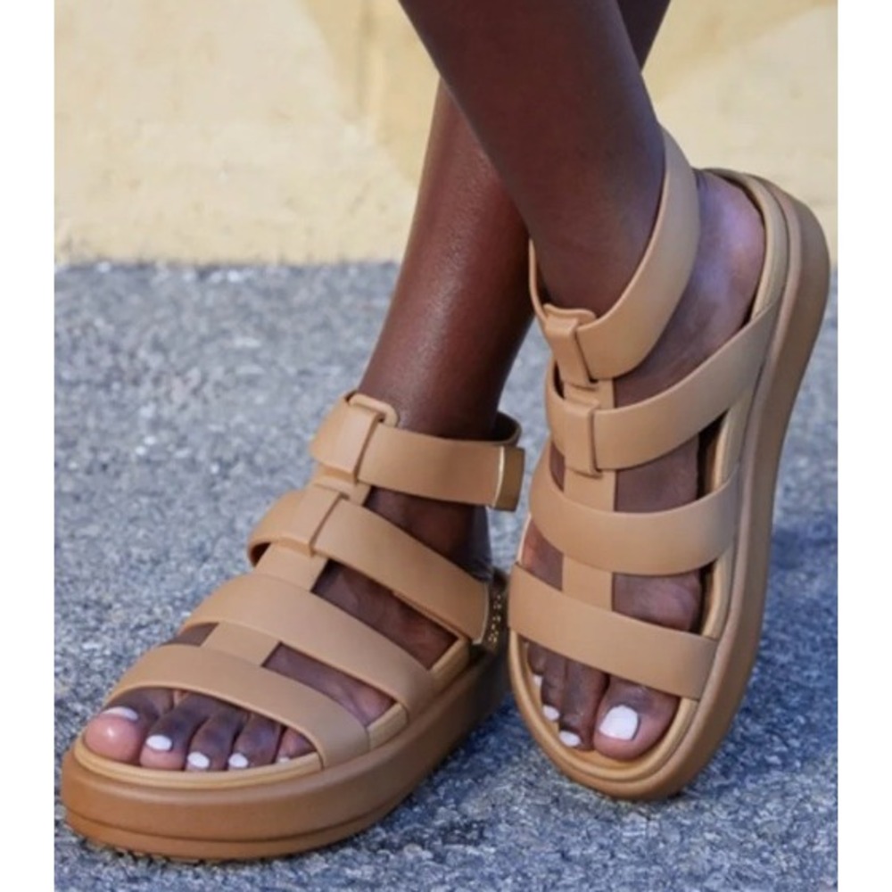 CROCS Brooklyn Luxe Gladiator Sandal | SZ: 10